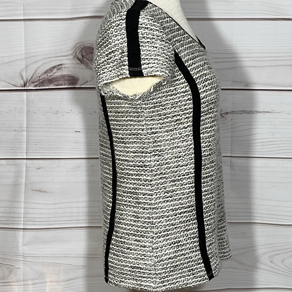 Ann Taylor Fitted Knit Pullover Top Cap Sleeves Size Medium - Picture 3 of 7